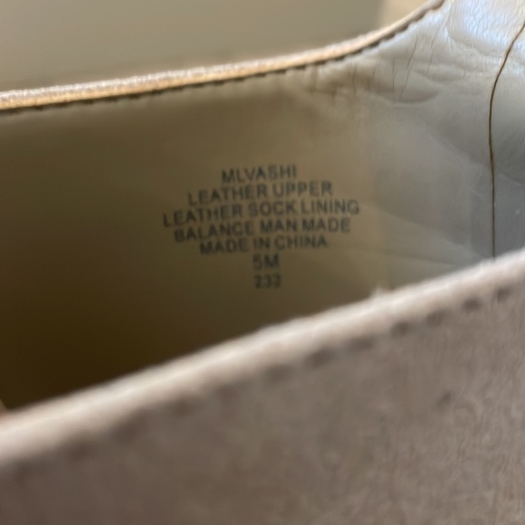 Marc Fisher LTD – Vashi Ankle Strap Sandal
LNASU / 5M / 5M - Picture 6 of 6